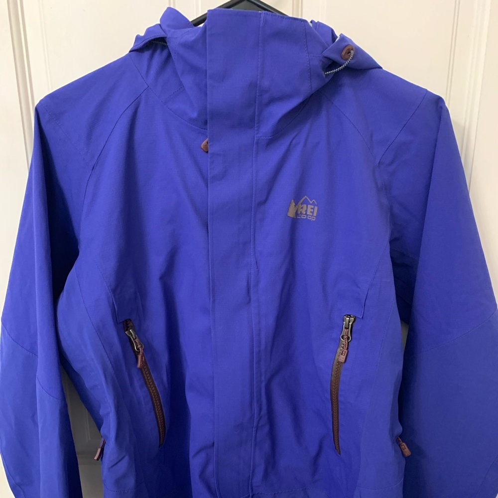 REI windbreaker size s